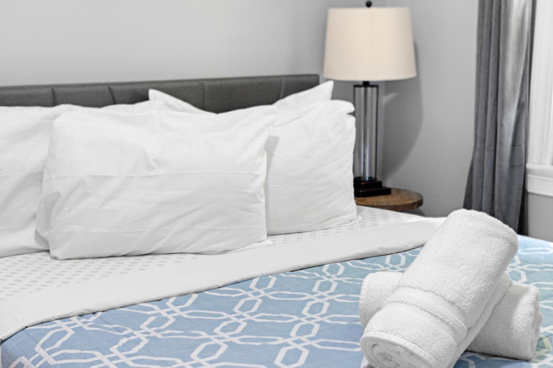 Spacious Apartments Near Ashmont - Evonify Stays Boston Eksteriør bilde