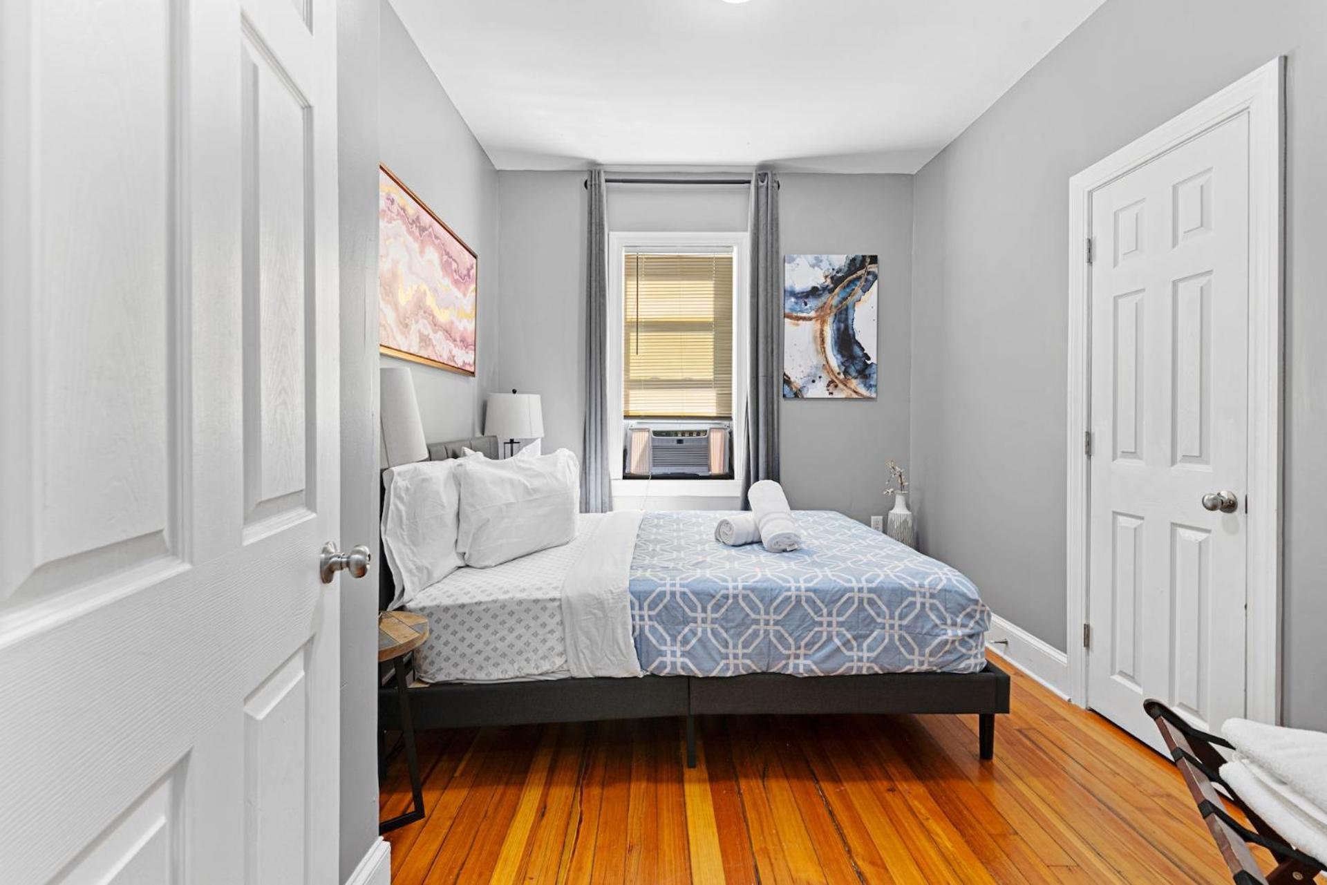Spacious Apartments Near Ashmont - Evonify Stays Boston Eksteriør bilde